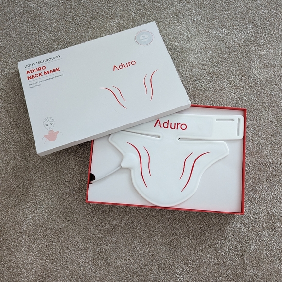 Aduro Red Light Neck and Décolleté Mask Infrared Neck Mask Red Light Therapy - Picture 5 of 14